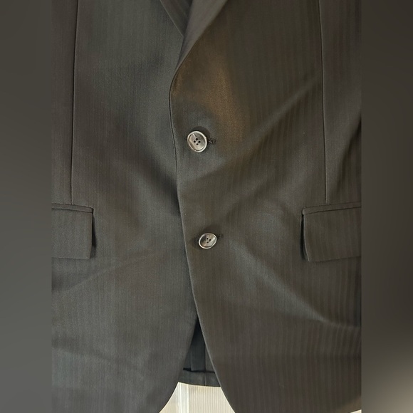 Men’s Three Piece Suit - Picture 2 of 7